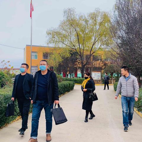 史官中心校迎接渭南市学生营养改善学校标准化食堂验收