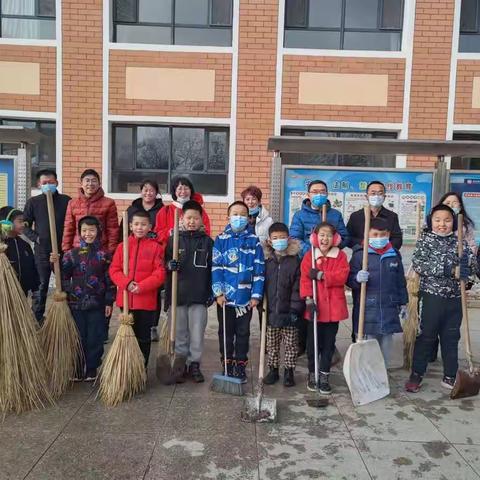 清扫积雪—我们在行动                    ——实验小学三年级4班