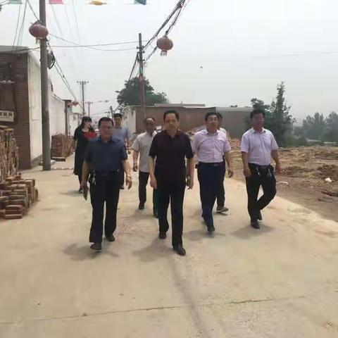 复兴区公安分局政委白运方调研文教体局精准扶贫工作