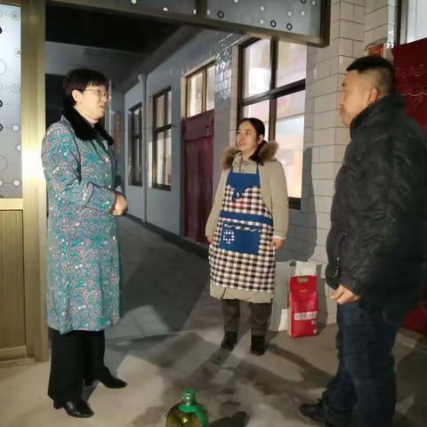 教育体育局到张庄村开展节前慰问活动