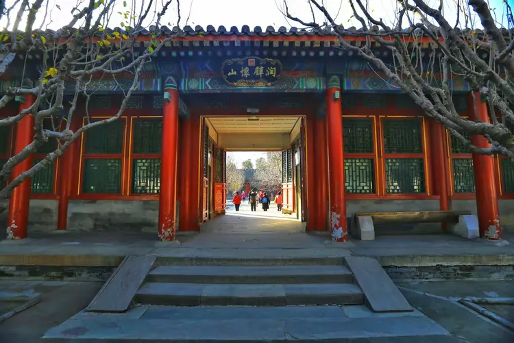 《颐和园》仁寿殿