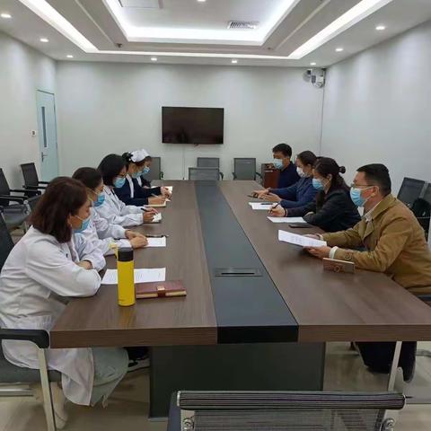 和平街道社工站社工与儿童医院医护人员研讨如何预防少年儿童厌学