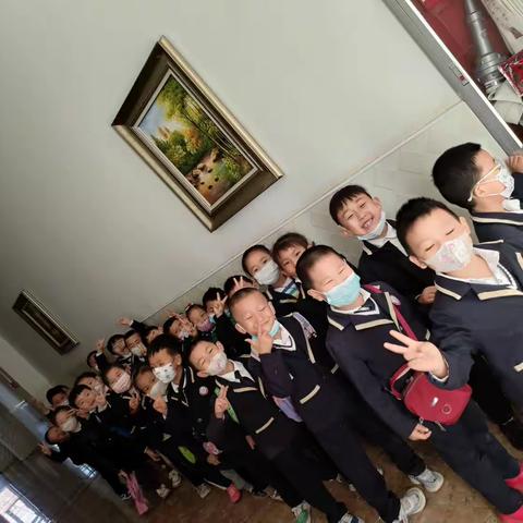 阿左旗容安知行幼儿园露薇之家—社会实践课—《参观超市》