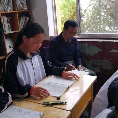 FOLLOW  ME                                                   跟徐素军老师学英语