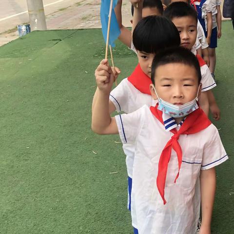 走进小学，感悟成长——东沟镇成华幼儿园走进小学活动