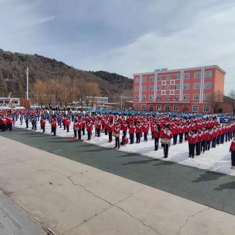 表彰优秀学生  彰显榜样力量——记抚民中小学2021-2022（上）优秀学生表彰大会