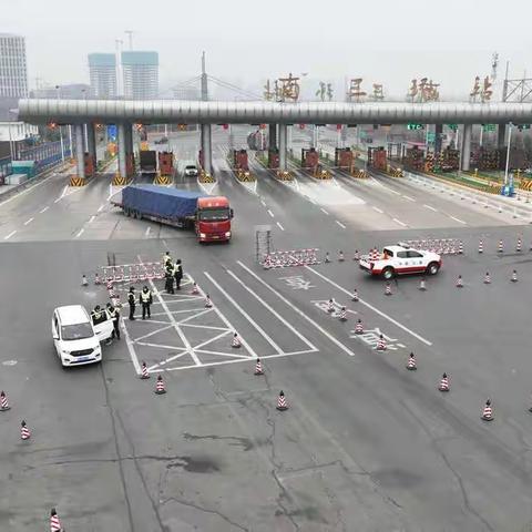 冬天很冷，“警”色很暖