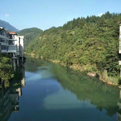 铁炉白族乡开展集镇“洁净畅通”专项整治活动，综合各部门力量，力创“全州环境优美乡镇”！