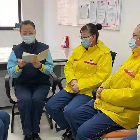 雁滩加油站开展“死角我清理，服务您提升”主题日活动。