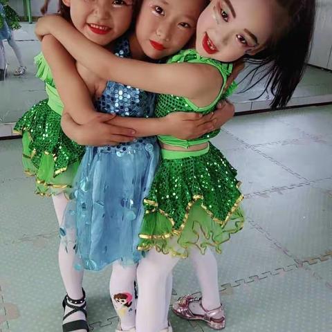 大四班快乐的宝贝