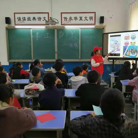 趣味课堂暖童心――洛阳师范学院大学生志愿者到我校支教