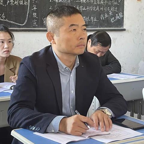 三尺讲台，再添新秀；四块“蓝图”，书写未来！——寿安镇月山小学新教师见面课