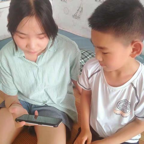 莫力庙苏木民族学校四年级家长学习“在亲子共读中阅见未来”心得