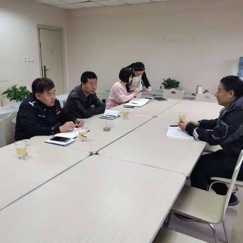 自强路派出所向辖区学校汇报工作