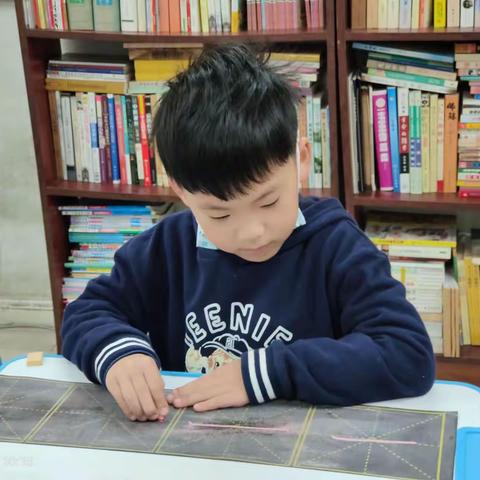 秦汉书院童学馆——《弟子规》诵读