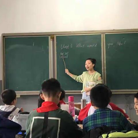 深入课堂抓常态，听评交流同进步———玉马小学开展听课评课活动