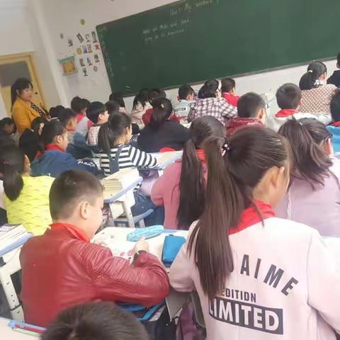 荆垌小学六英公开课－－我们的课堂不枯燥 李晓艳