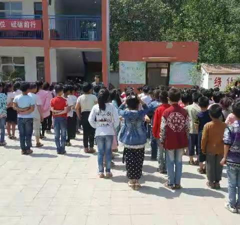 葡萄架乡王庄小学5、12防震减灾安全演练！