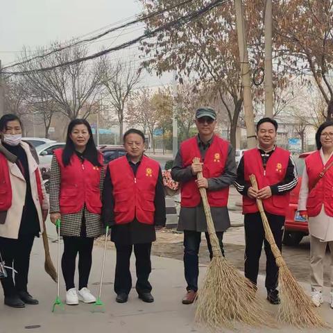 垃圾不落地  党员在行动
