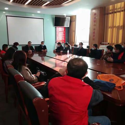 党员社区“双报到”，走访慰问暖人心