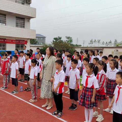 “感恩党 学党史 跟党走” 升旗仪式