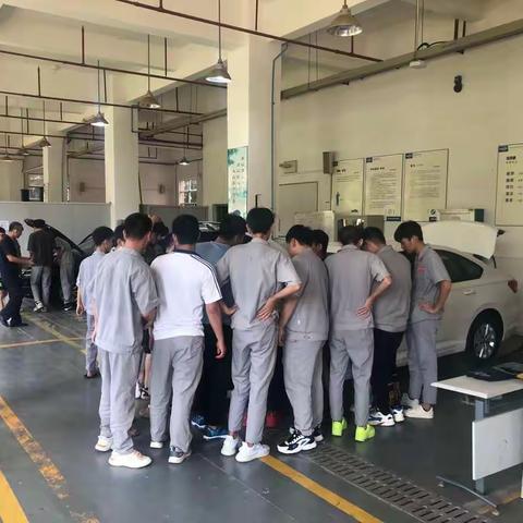 海南省技师学院（车辆系）--高级工考工剪影