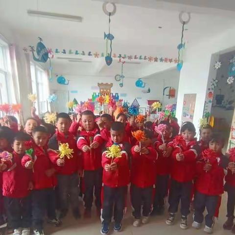 特别的爱 给最美的您——泾河源镇中心幼儿园大二班三八妇女节线上主题活动