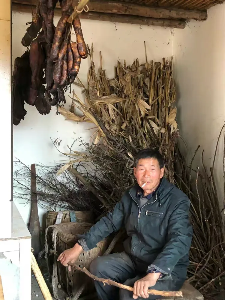 乡村生活任逍遥，袅袅炊烟，乐在其中……