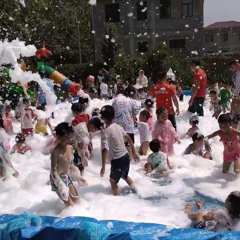 佳音幼儿园“泡沫之夏”主题狂欢活动圆满成功