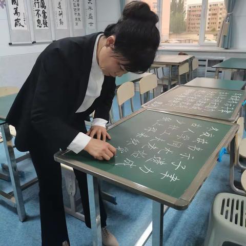“诵中华经典 书汉字美韵”——第五小学硬笔书法阶段成果展示