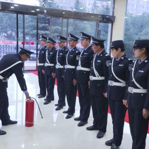 长治市保安服务总公司市直三大队五中队组织全体队员进行消防培训及队列会操