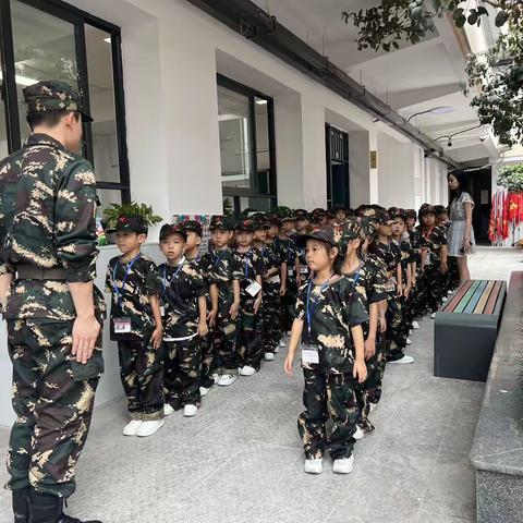 建安小学一年级(4)班国防教育宣传