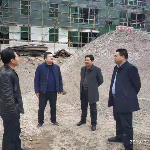 副县长陈开锋在延坪、银花镇调研易地扶贫搬迁工作时强调要瞄准“三率一度”  提升工作水平