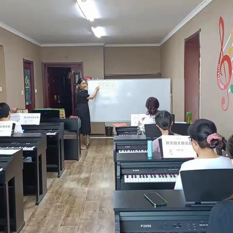 太原青创老年大学华德校区古筝、钢琴﻿开课啦