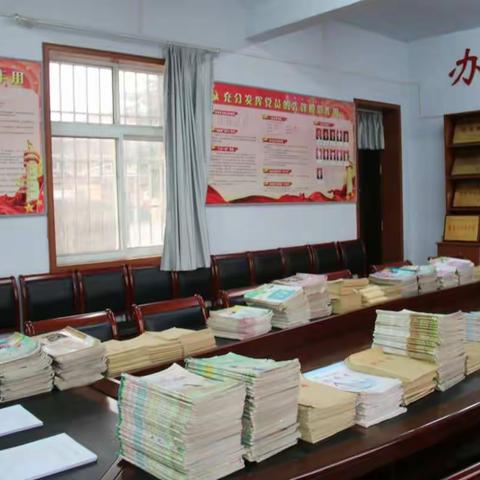 走进课堂，关注成长——市二小举行教学开放日活动