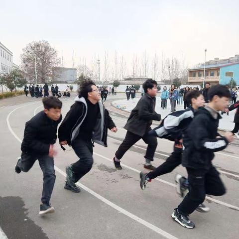 秣马厉兵备战中考