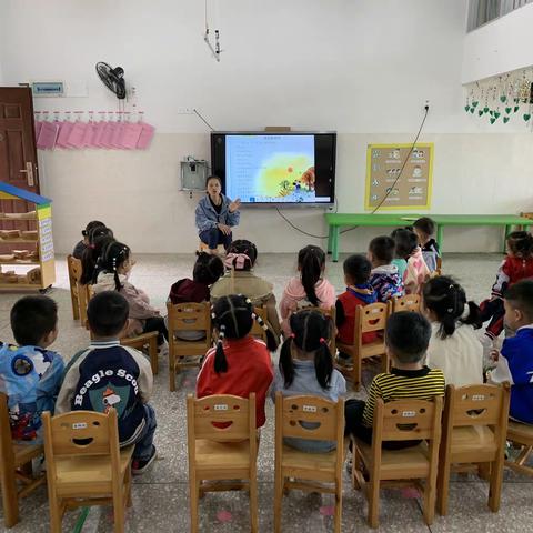 美好的一周结束了，孩子们度过了一周快乐的幼儿园生活，现在，我们一起回顾一下本周的快乐以及收获片段