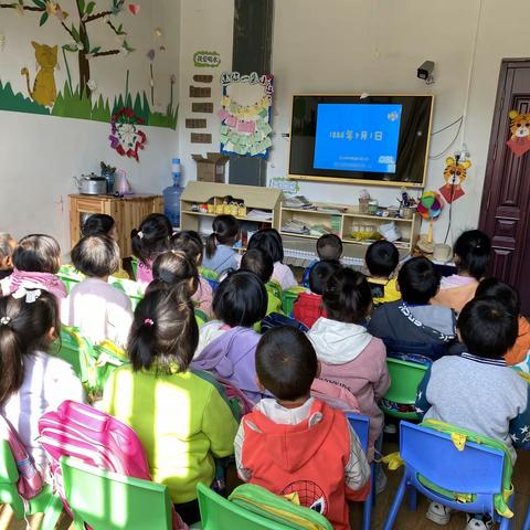 童星幼儿园“我爱劳动，劳动光荣”