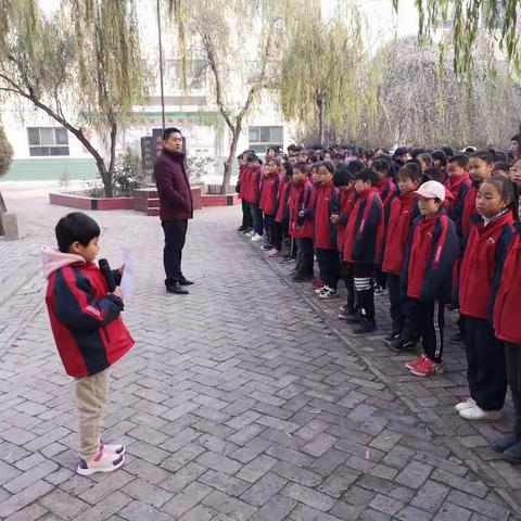 学习宪法，践行宪法，争做遵纪守法好少年         ——东乡县三合学校