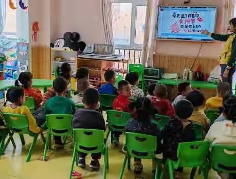 百灵鸟幼儿园“爱在3.8🌸感恩有你”主题活动