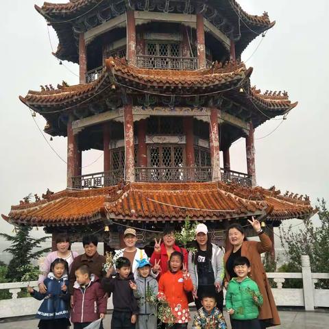 踏春高阳山 情系你我间