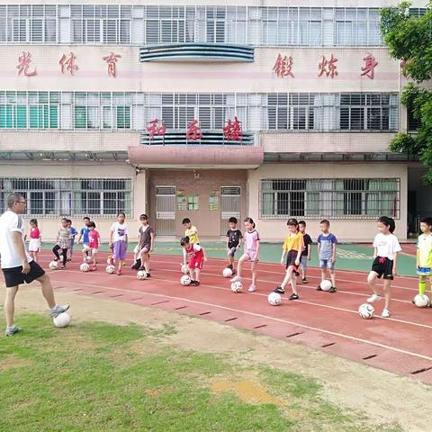 龙城第三小学“城市学校少年宫” 2019年暑假兴趣班活动简报