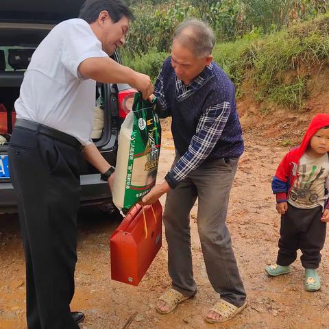 县政务服务管理局组织开展“六个百家”活动