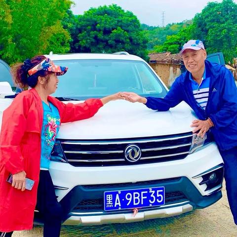 为狠心离我而去的爱妻再做最后一部《旅游相册》