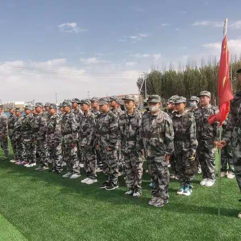 积极做家务，认真看新闻——鸿文学子你们最棒！