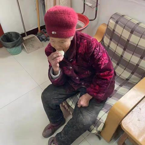 【寻人启事】特巡警救助迷失老人，已送救助站