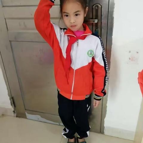 三（3）班线上升旗仪式倩影（2020.3.16）