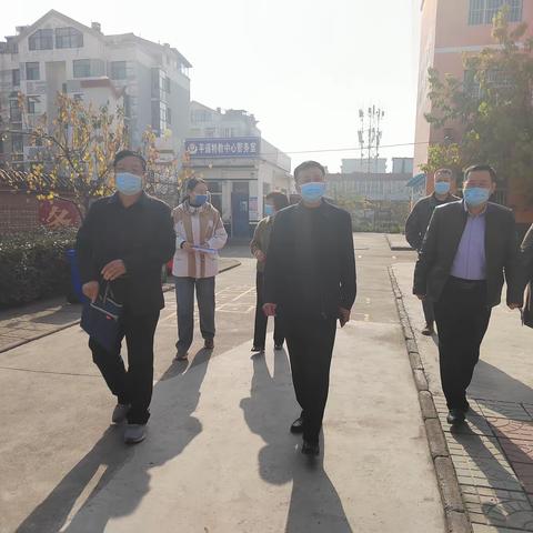 县人大常委会副主任裴义在平遥县特教中心调研校园疫情防控工作