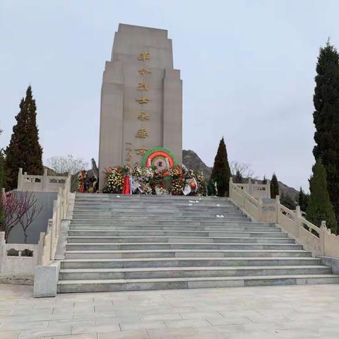 祭祀与踏青——市九中七(3)班踏着春天的旋律，迎着初春的气息。我们迎来春天的传统节日——清明节