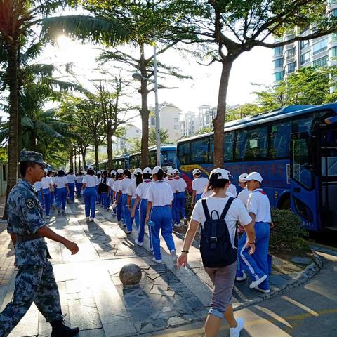 开展抗灾应急演练 构筑生命安全防线—记海口市海景学校开展安全教育演练